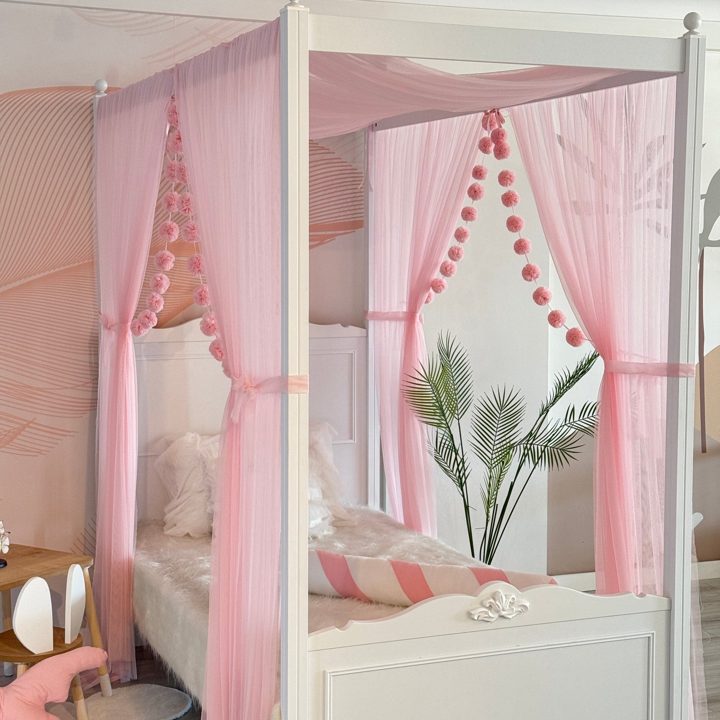 Toz Pembe Poster Yatak Cibinliği
